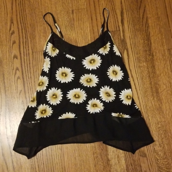 Mason+Mackenzie Tops - Given as gift with purchase**Flowy floral top